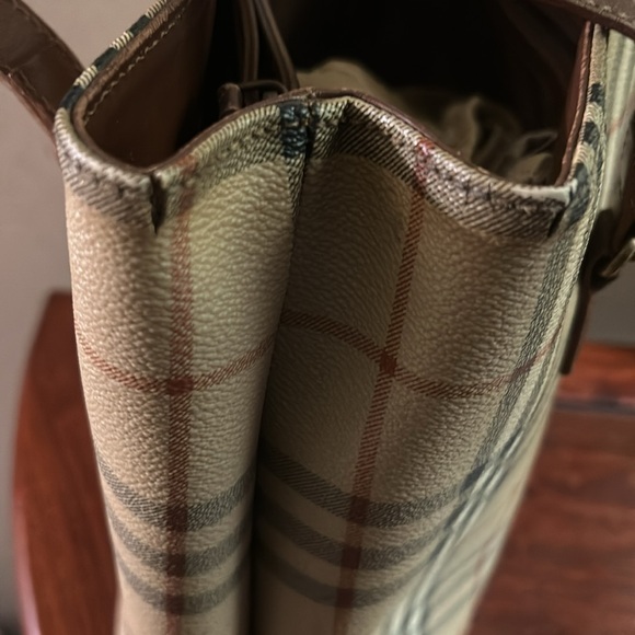 Burberrys Vintage Tote Bag - Picture 6 of 11